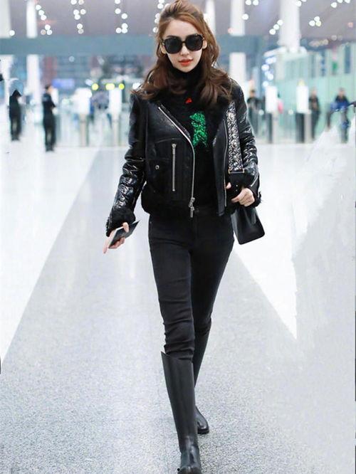 杨颖紧身裤照片,展现完美曲线美