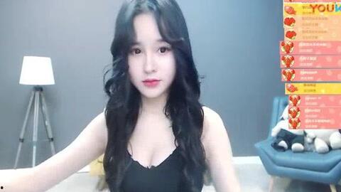 美女主播商场直播